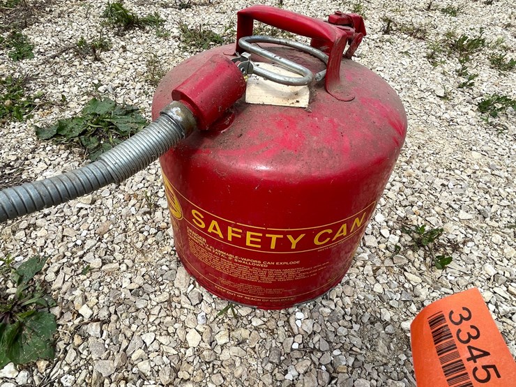 #3345-•-(2)-metal-gas-cans-image-13