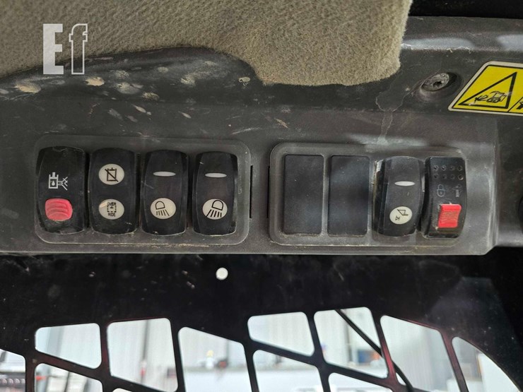2011-caterpillar-246c-image-20