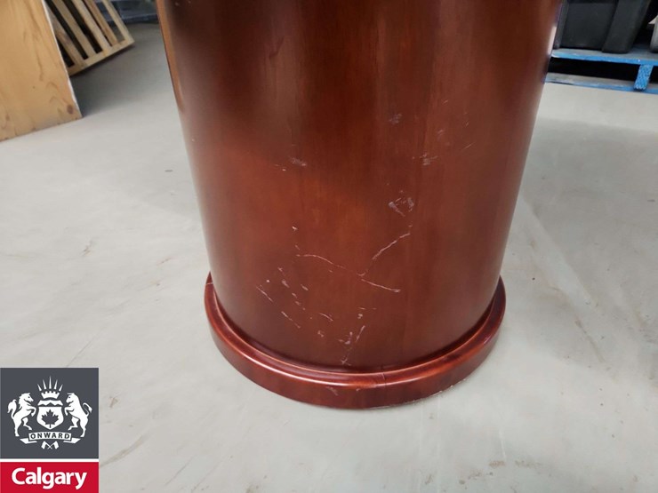 round-wooden-table-image-5