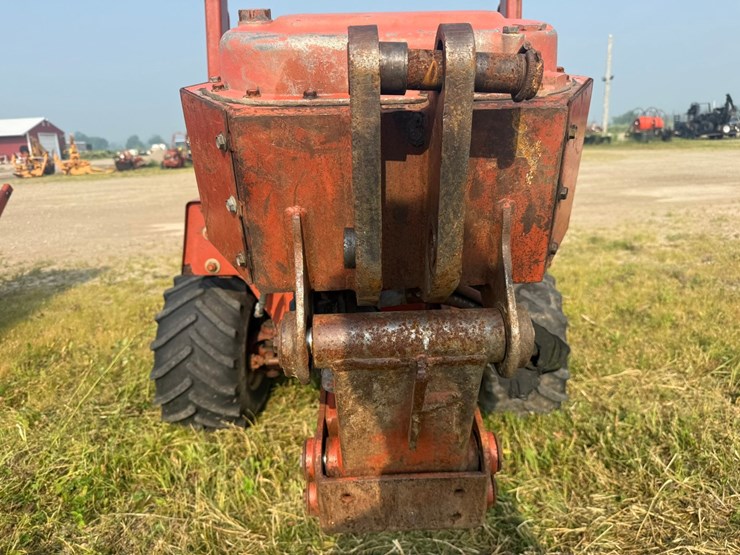 ditch-witch-3700dd-image-38