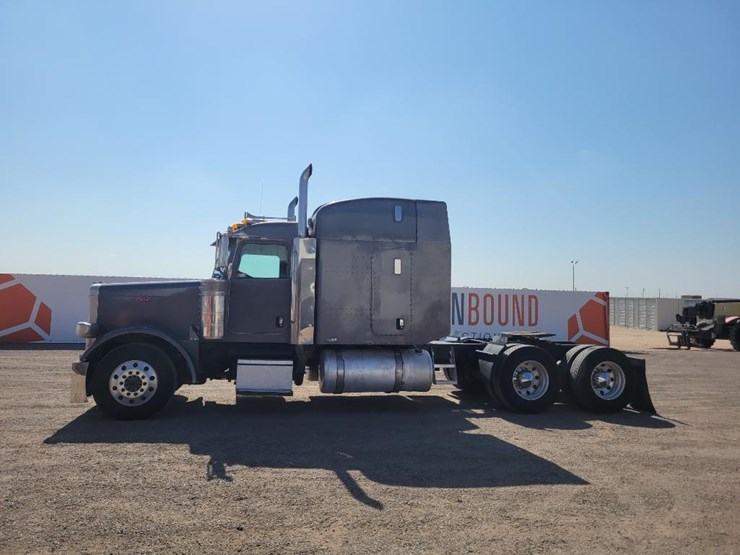 2006-peterbilt-379-image-2