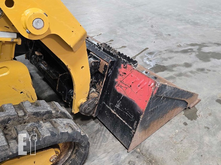 2021-caterpillar-239d3-image-11