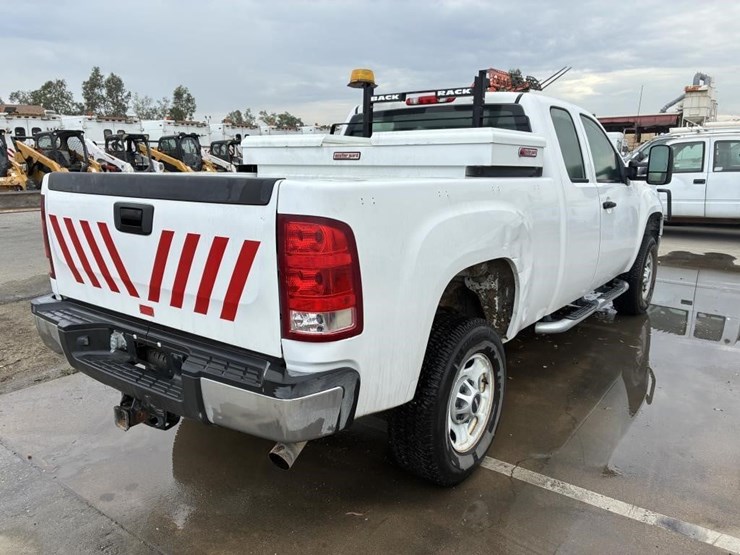 2012-gmc-sierra-2500-image-3