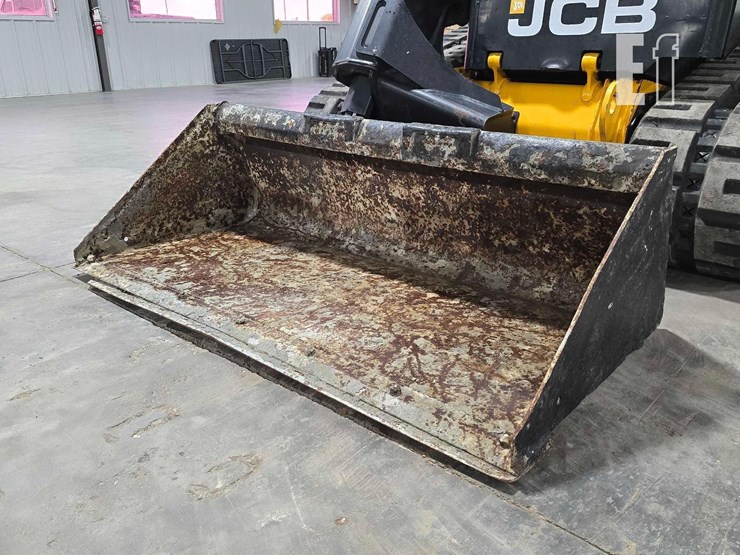2022-jcb-3ts-8t-image-9