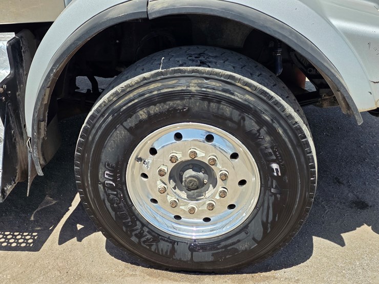 2015-kenworth-t800-image-14