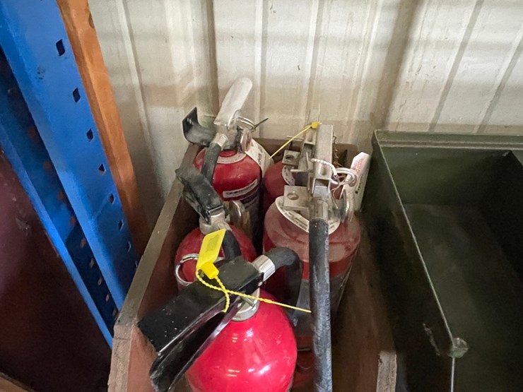#4041-•-assorted-shop-organizers-with-fire-extinguishers-image-2