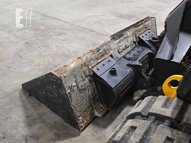 2022-jcb-3ts-8t-image-12