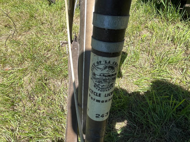 #3300-•-(2)-vintage-his-and-hers-bikes-image-10