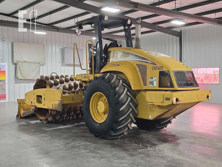 2004-caterpillar-cp-563e-image-4