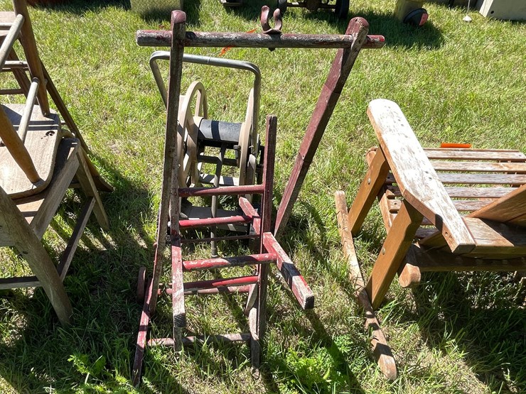 #3243-•-vintage-wood-hose-reel-with-plastic-hose-reel-image-6