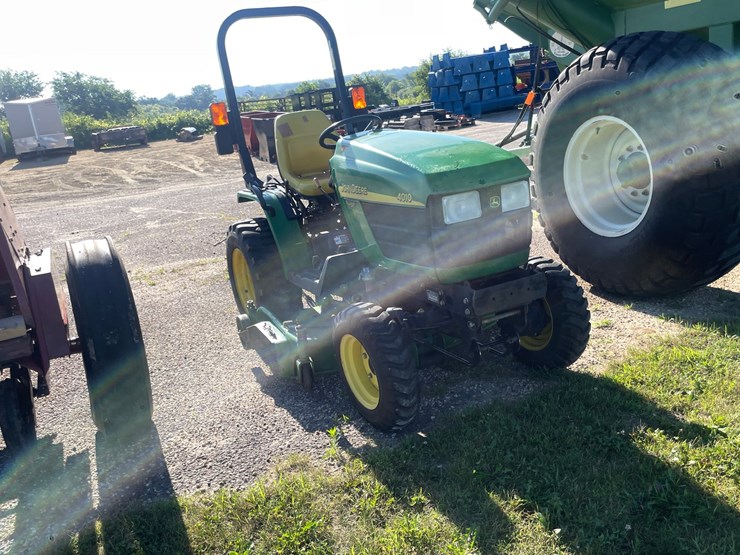 john-deere-4010-image-3