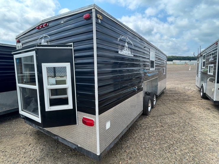 #5815-•-2012-ice-castle-ml-edition-ice-house/camper-(sells-with-paperwork-to-obtain-title)-image-3
