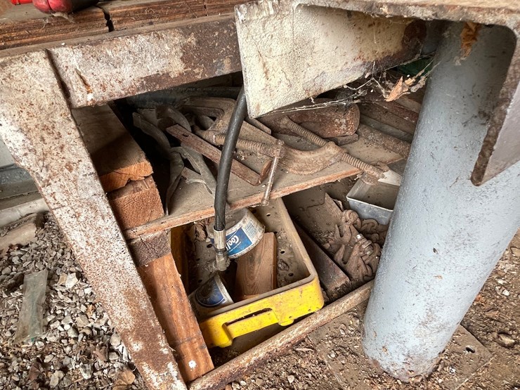 #2297-•-contents-of-workbench-image-13