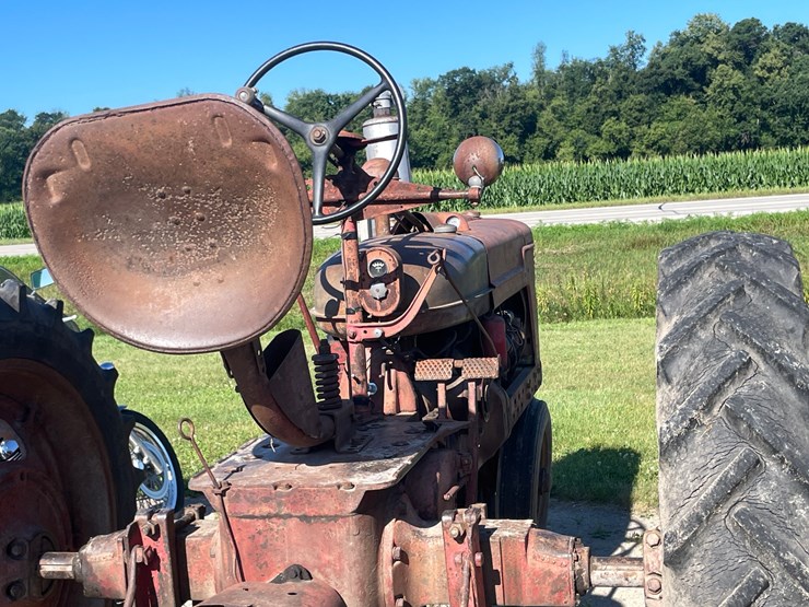 #1021-•-farmall-h-tractor-image-8
