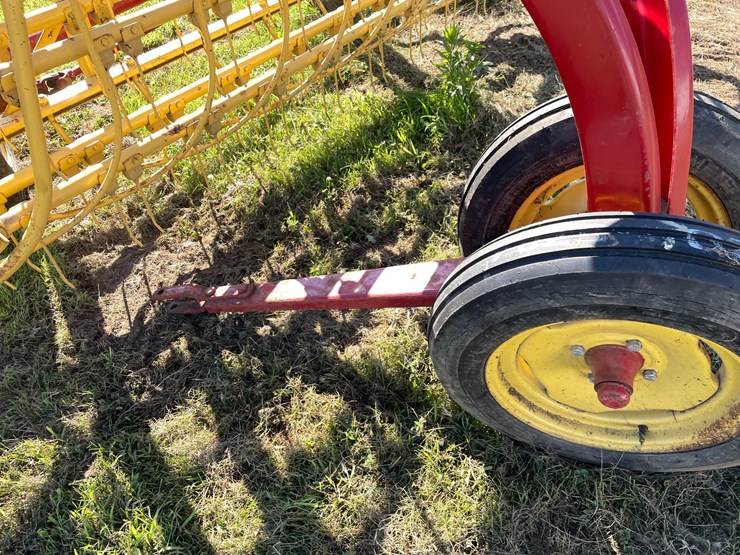 new-holland-256-image-12