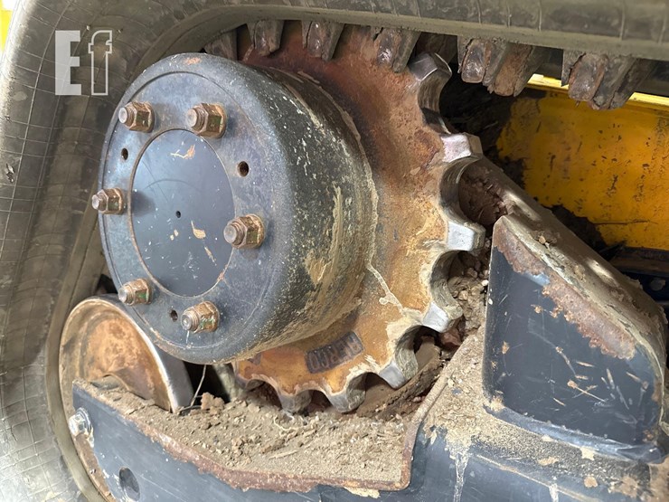2021-jcb-3ts-8t-image-30