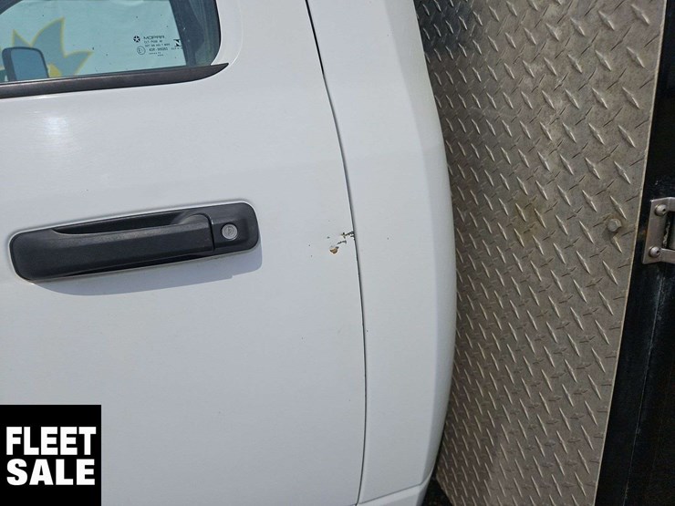 2013-dodge-3500-image-31