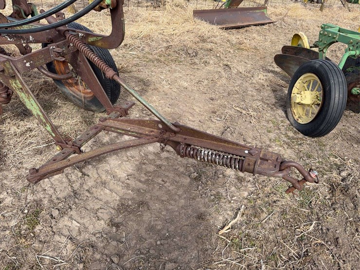 john-deere-no.-44-pull-type-two-bottom-plow-image-12