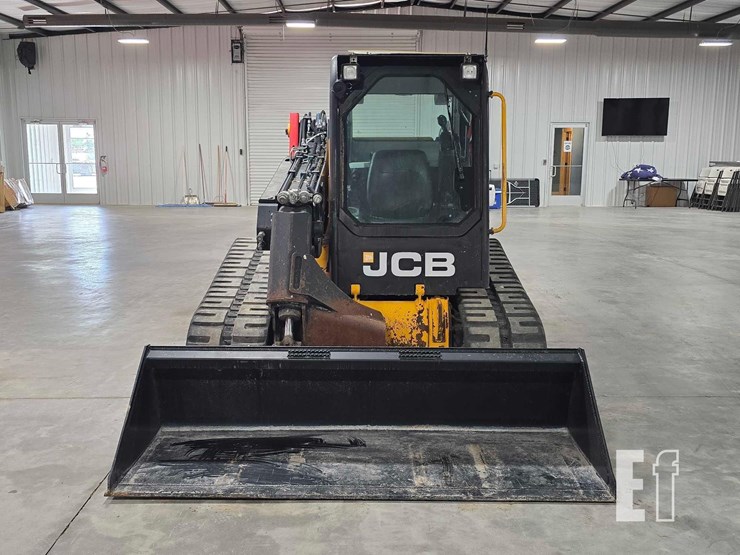 2021-jcb-3ts-8t-image-7