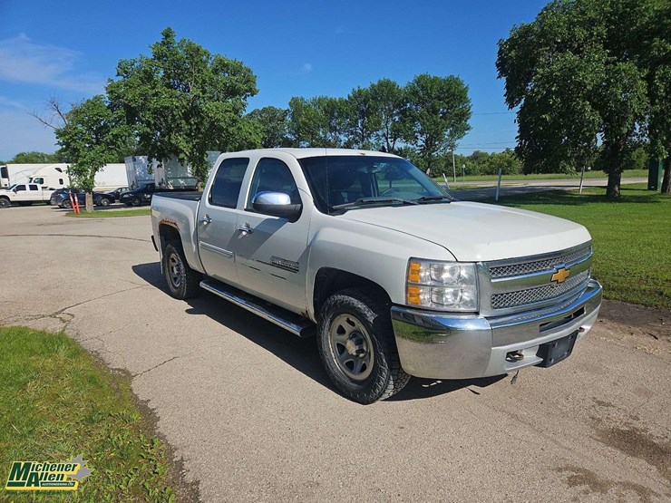 2013-chevrolet-silverado-1500-image-2