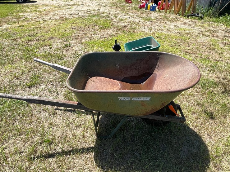 #3308-•-true-temper-wheelbarrow-and-estate-pull-behind-spreader-image-4