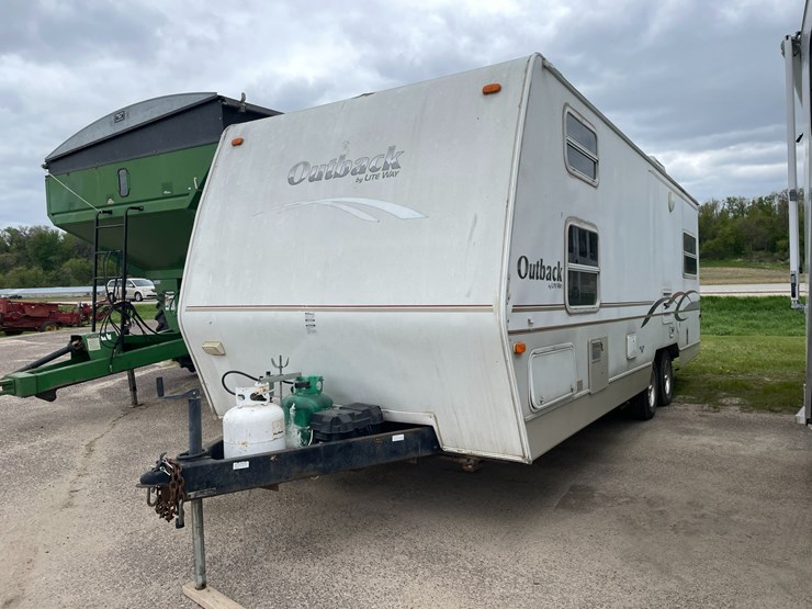 #1036-•-2003-keystone-bunkhouse-26'-camper-(has-wi-title)-image-1