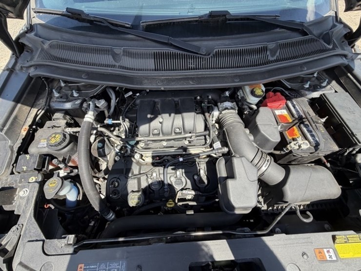 2017-ford-explorer-image-13