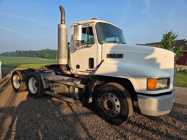 1999-mack-ch613-image-33