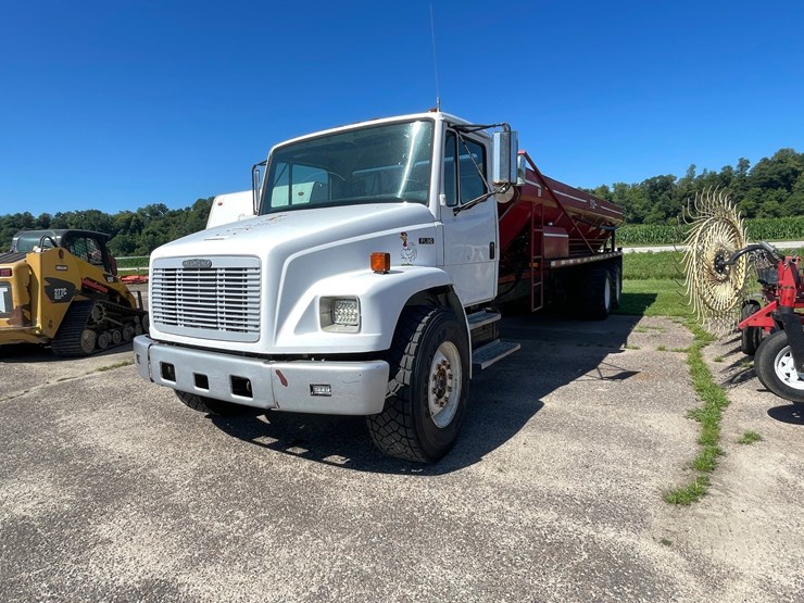 1995-freightliner-fl80-image-1