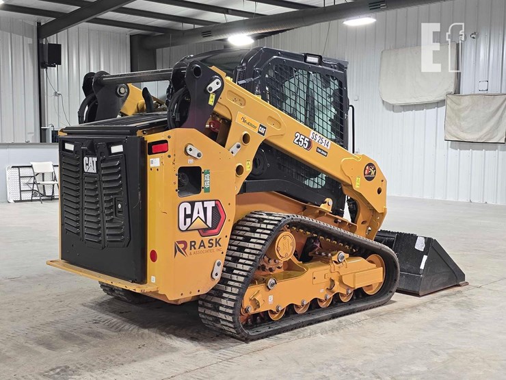 2025-caterpillar-255-image-3