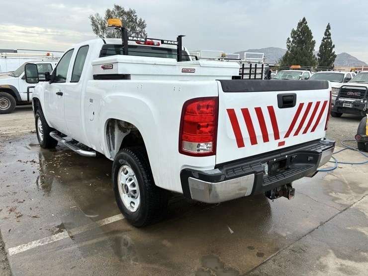 2012-gmc-sierra-2500-image-4