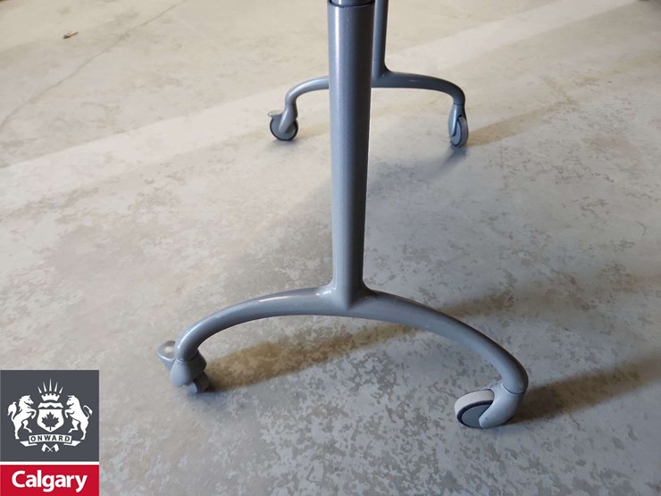 small-rolling-table-image-3