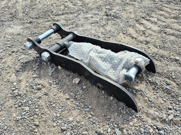 2025-future-excavator-hydraulic-thumb-image-1