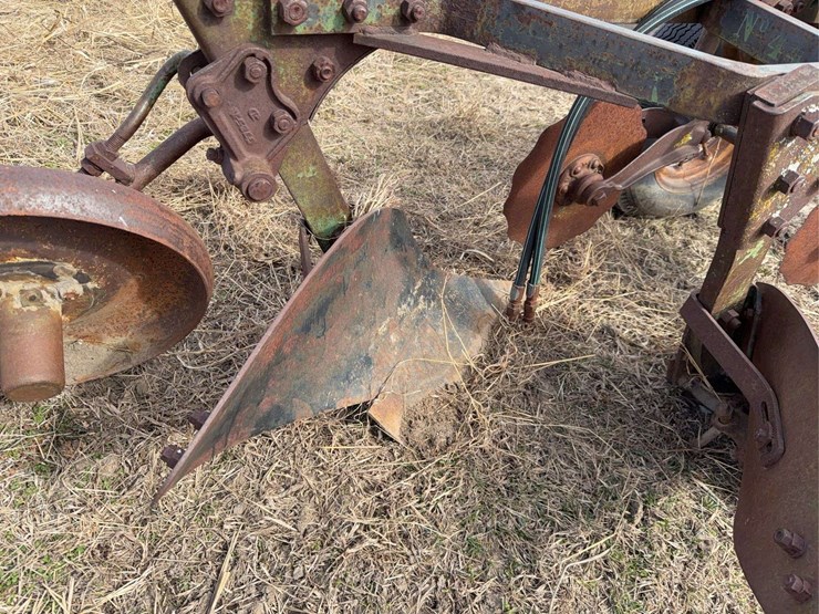 john-deere-no.-44-pull-type-two-bottom-plow-image-14