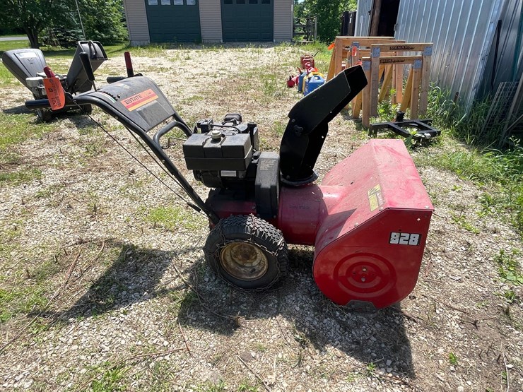 #3321-•-estate-28"-snow-blower-image-4