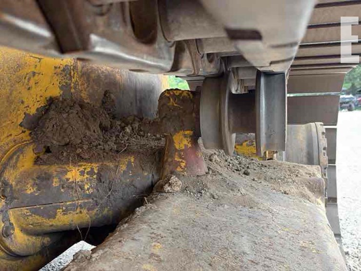 2014-komatsu-d51pxi-22-image-30