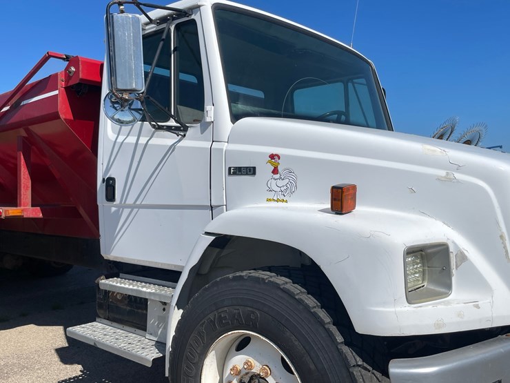 1995-freightliner-fl80-image-42