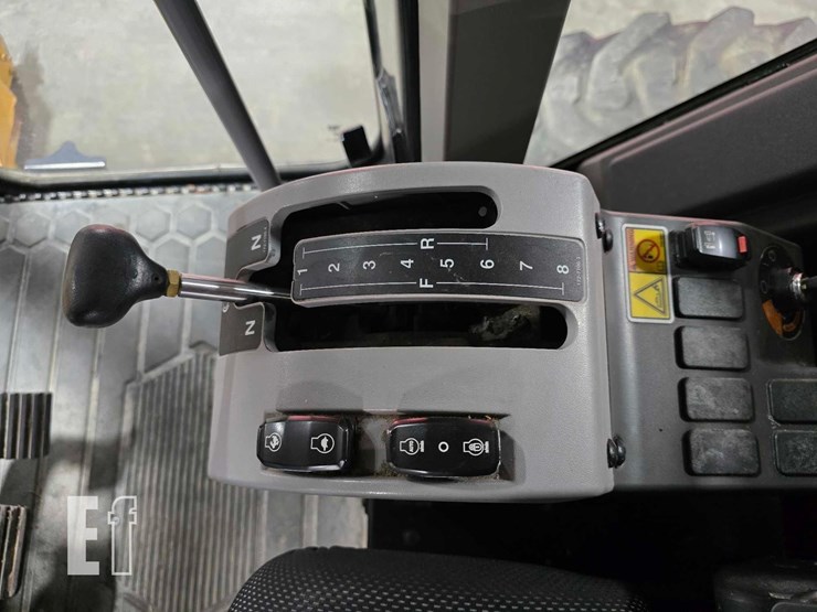 2021-caterpillar-120-image-24