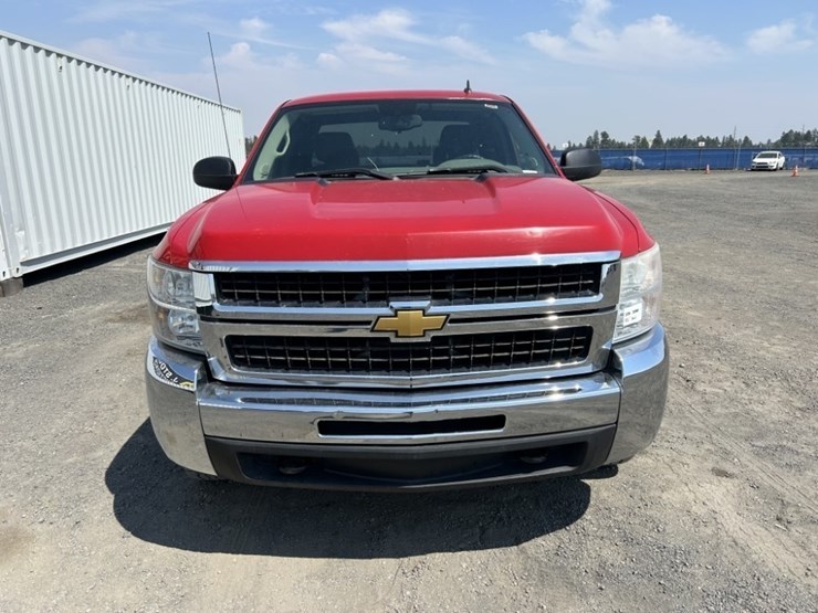 2010-chevrolet-silverado-2500-image-8