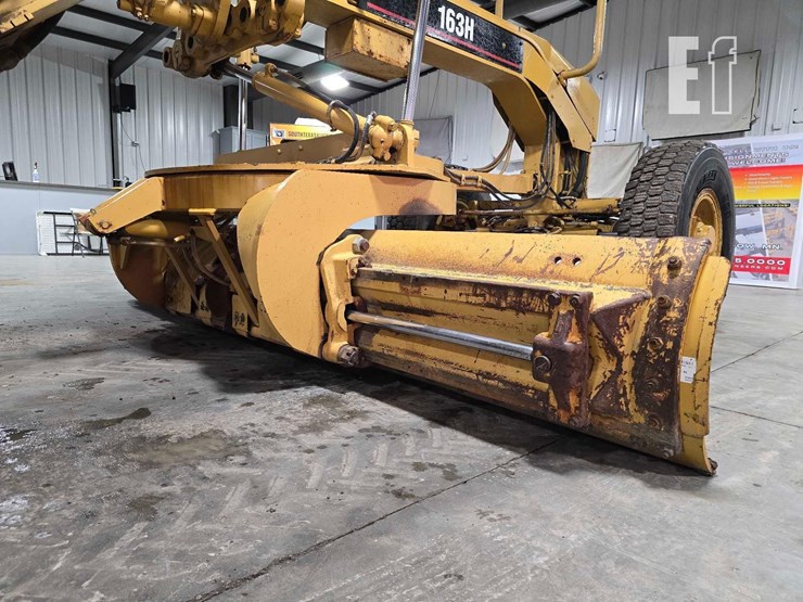 1998-caterpillar-163h-image-12