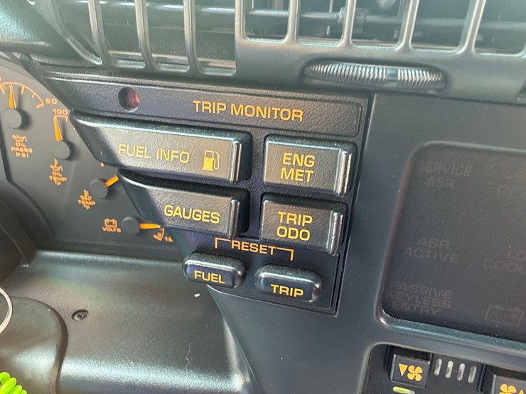 1992-chevrolet-corvette-image-43