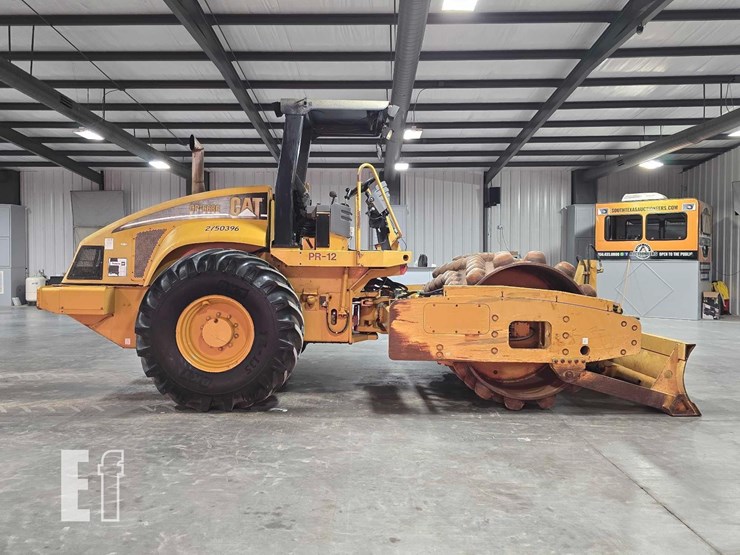 2004-caterpillar-cp-563e-image-6