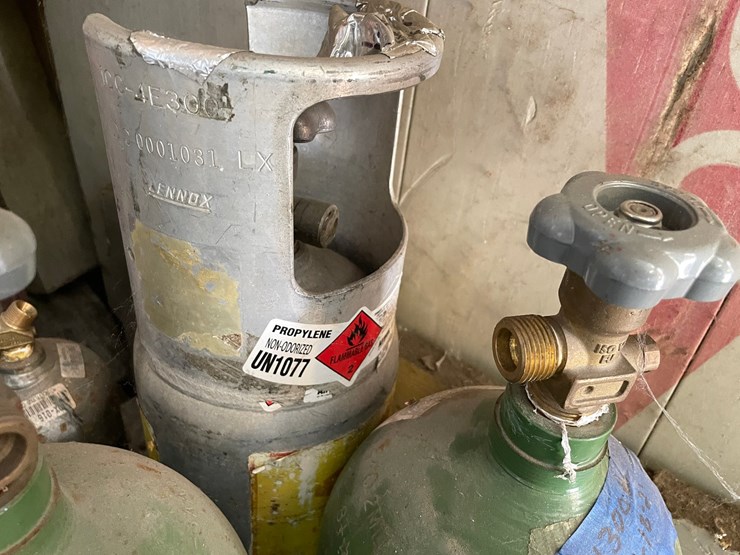 #4054-•-assorted-air-tanks-image-6