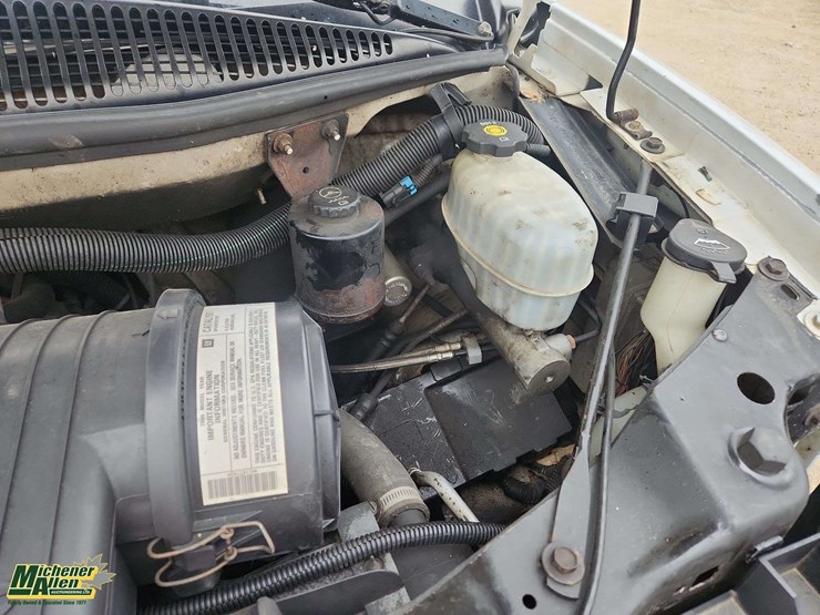 2004-gmc-2500-image-25