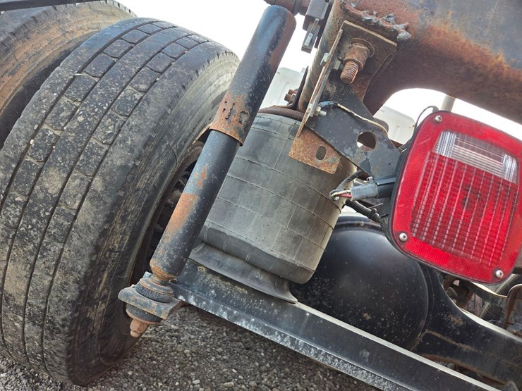 1999-mack-ch613-image-21