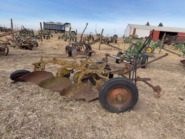 oliver-pull-type-three-bottom-plow-image-6