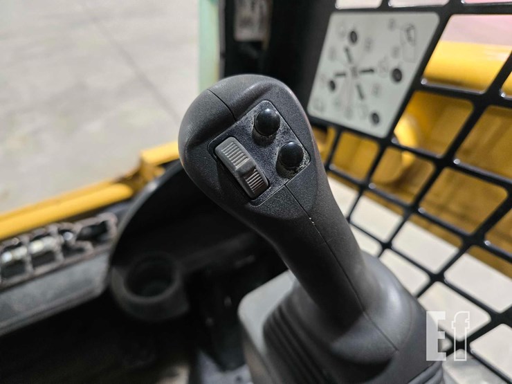 2022-caterpillar-259d3-image-17