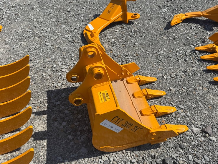 caterpillar-24-image-5