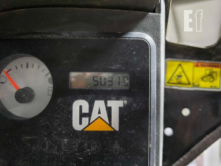 2011-caterpillar-246c-image-17