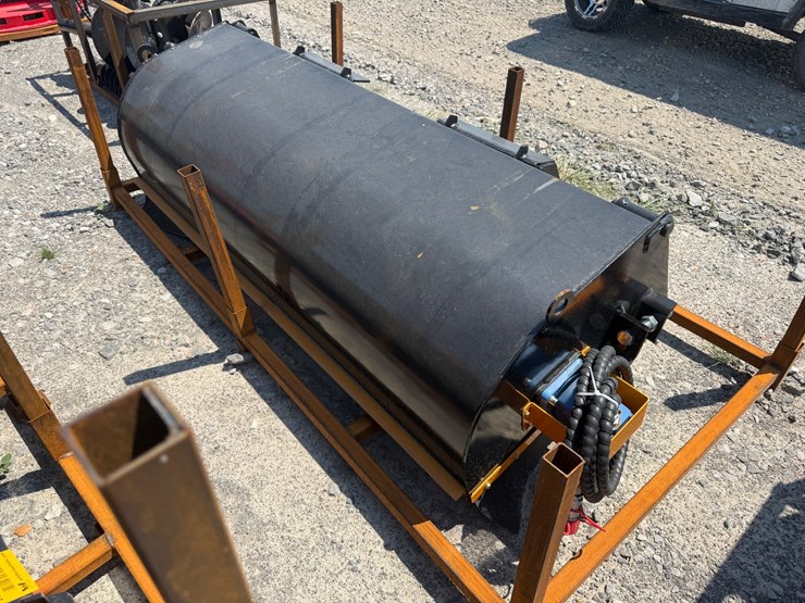 #2037-•-unused-future-bs72-skid-steer-boxbroom-sweeper-b-dfbqsj2605291-inv#48907-image-3